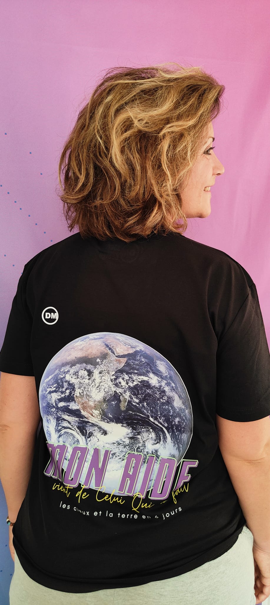 T-SHIRT CATHO DM, Mon Aide en couleur noir sur www.dmsacredesign.fr