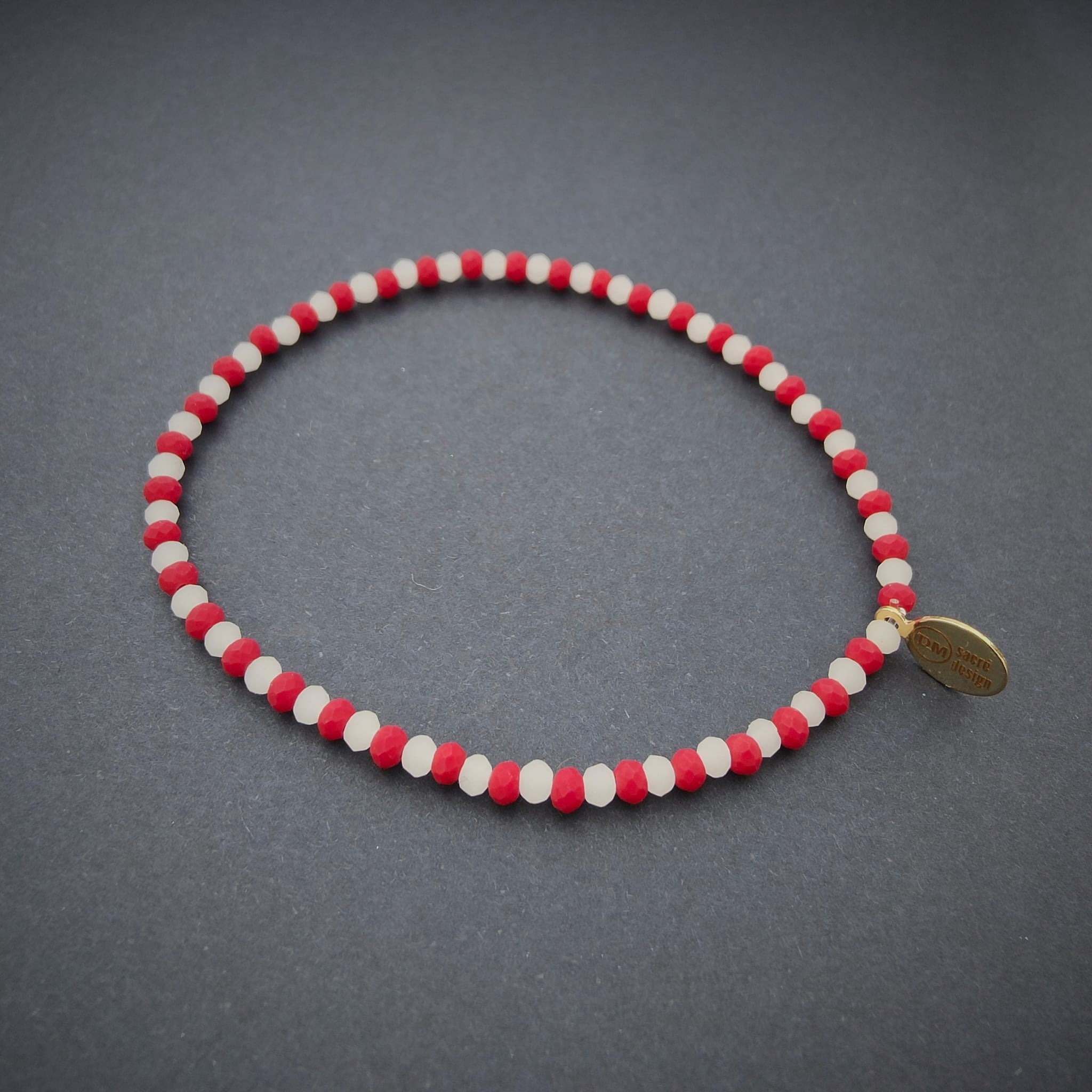 Bracelet Catholique Sainte Philomène sur www.dmsacredesign.fr
