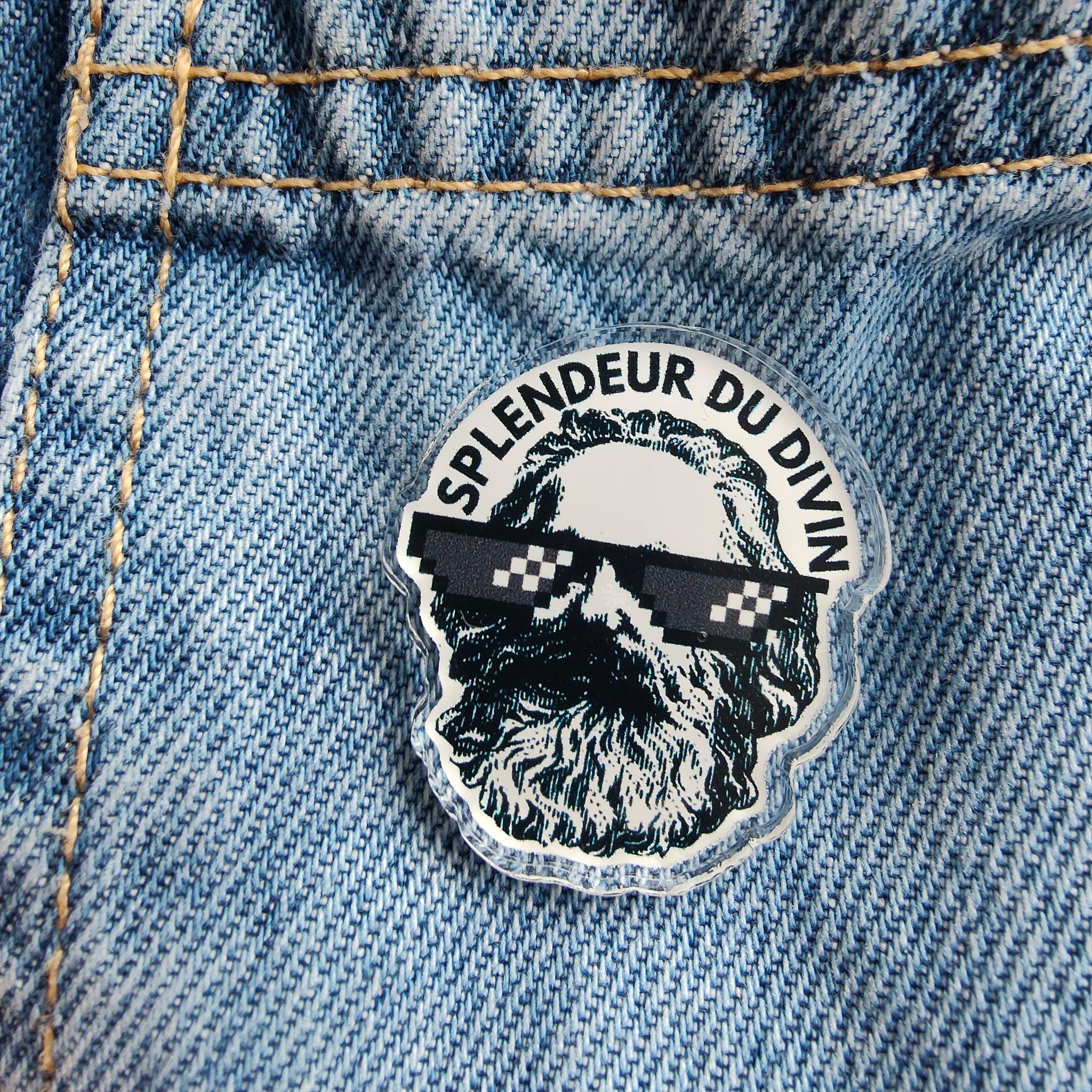 Pin's Catholique Splendeur du Divin sur www.dmsacredesign.fr